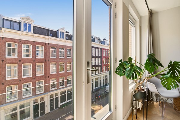 Medium property photo - Van Oldenbarneveldtstraat 52H, 1052 KC Amsterdam